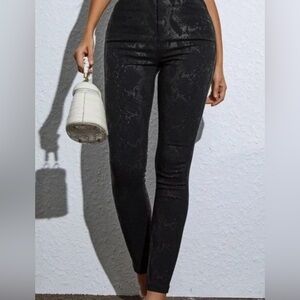 Eric Black Patent Snakeskin Mid-Rise Tummy Control Jenny Jeans‎ Pants Size 12